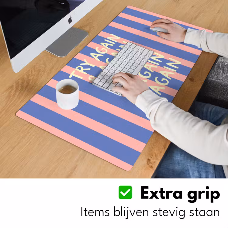 Try again - Strepen - Roze - Verticaal - Blauw Muismat XXL klein -sfeer3