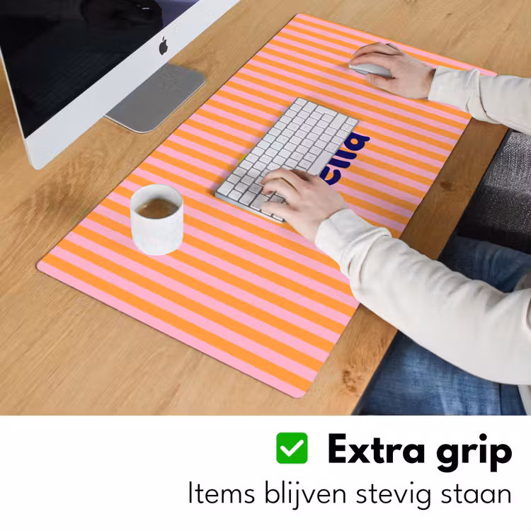 Verticaal - Strepen - Oranje - Ciao bella Muismat XXL klein -sfeer3
