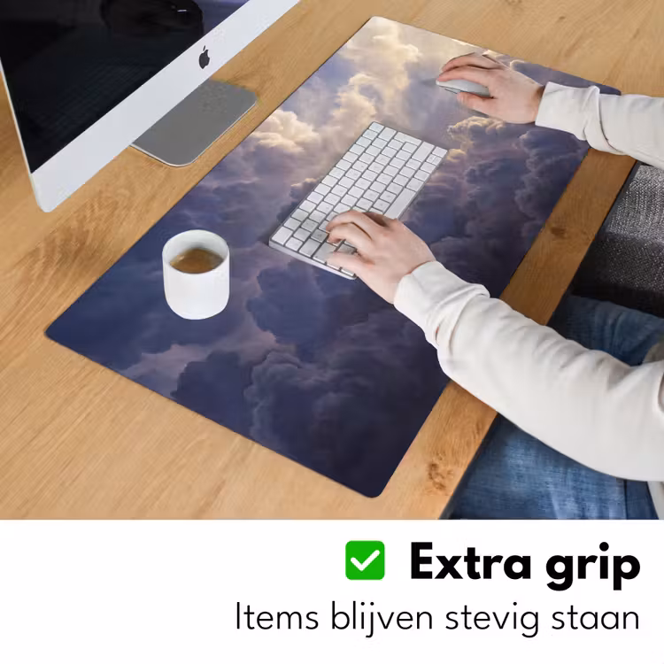 Vogel - Vliegend - Natuur - Wit - Wolken Muismat XXL klein -sfeer3