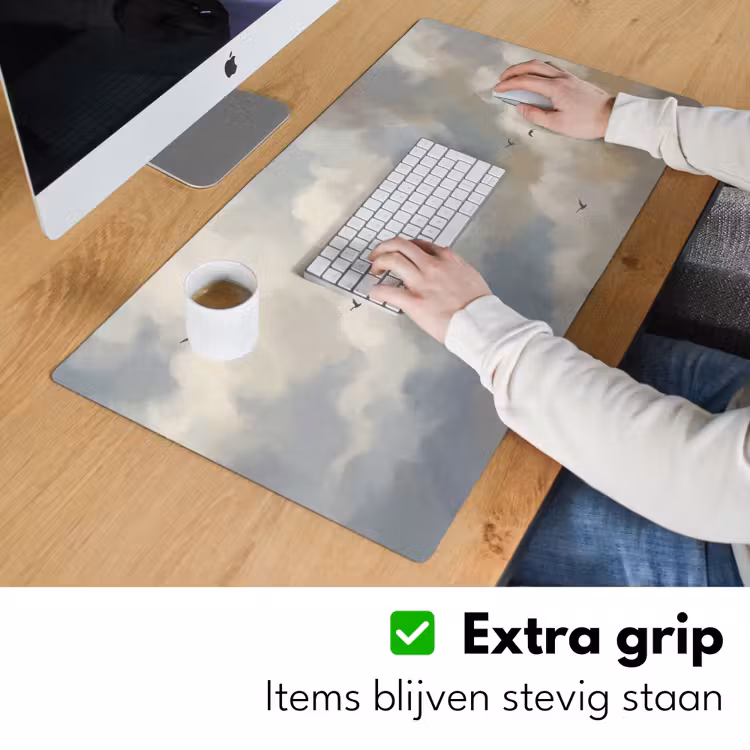 Vogel - Wolken - Natuur - Modern - Grijs Muismat XXL klein -sfeer3