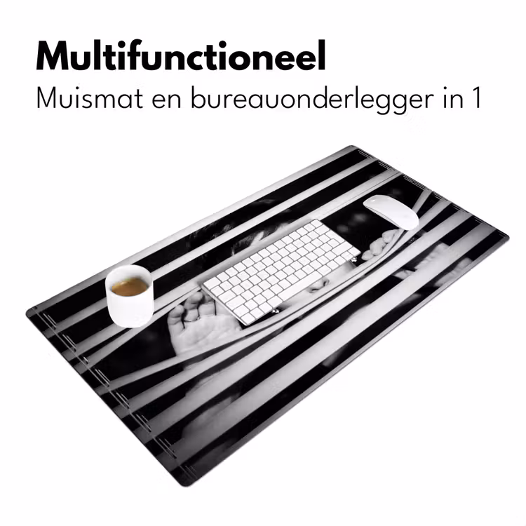 Vrouw - Jaloezieën - Portret - Zwart-wit Muismat XXL klein -sfeer4