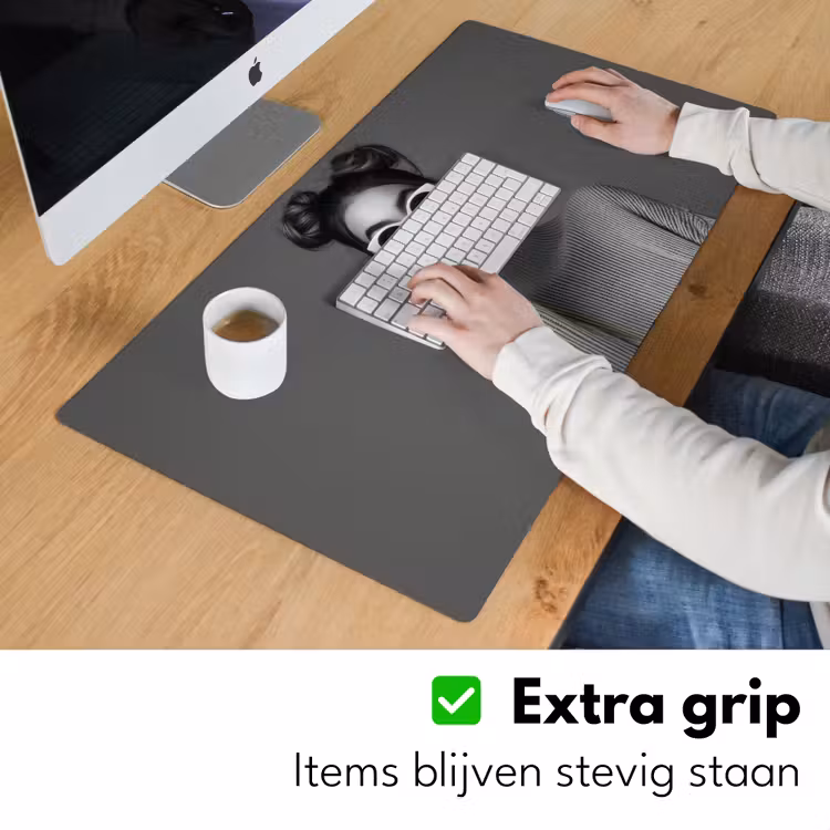 Vrouw - Koffie - Zwart - Wit Muismat XXL klein -sfeer3