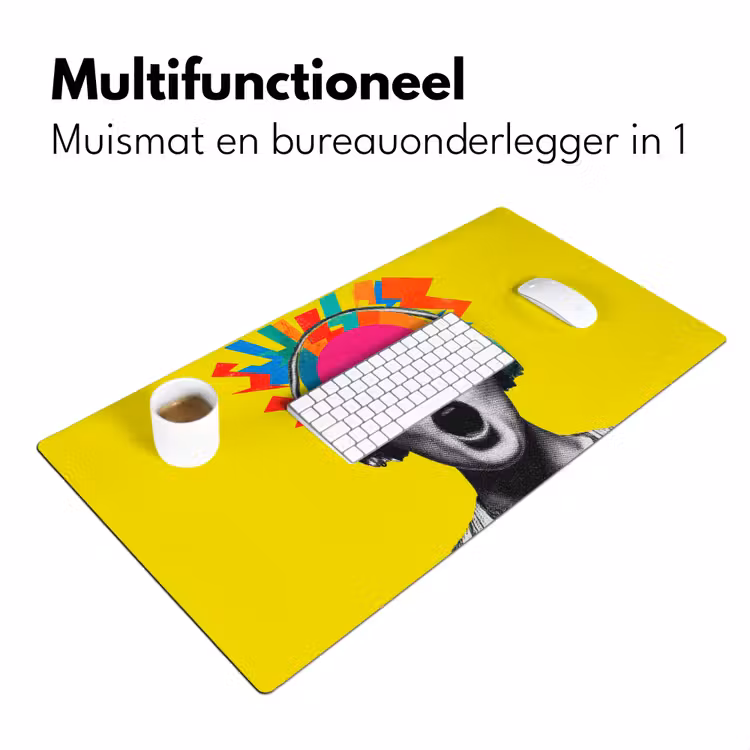 Vrouw - Koptelefoon - Geel Muismat XXL klein -sfeer4
