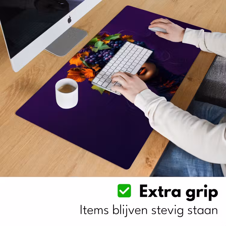 Vrouw - Paars - Druiven Muismat XXL klein -sfeer3