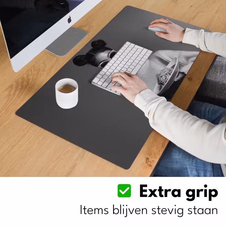 Vrouw - Pasta - Zonnebril Muismat XXL klein -sfeer3