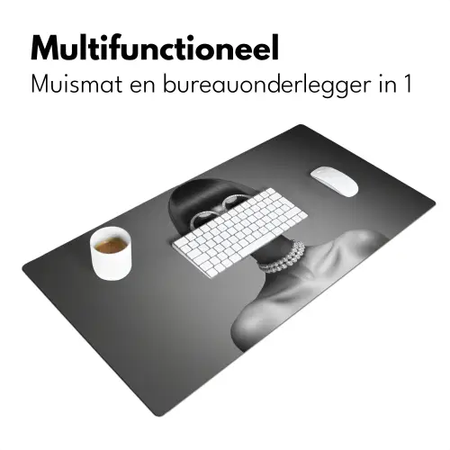 Vrouw - Zwart Wit - Ketting - Zonnebril Muismat XXL klein -sfeer4