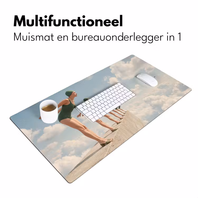 Bureau onderlegger - Vrouwen - Duikhouding - Wolken - Vrouwen - Duikhouding - Wolken Muismat XXL klein