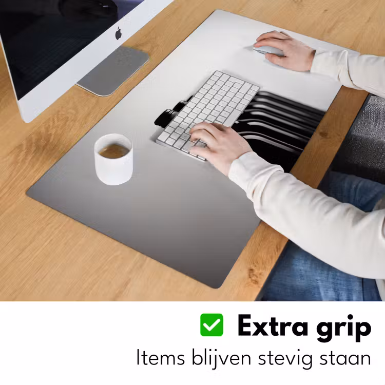 Wijnflessen - Zwart - Minimalistisch Muismat XXL klein -sfeer3