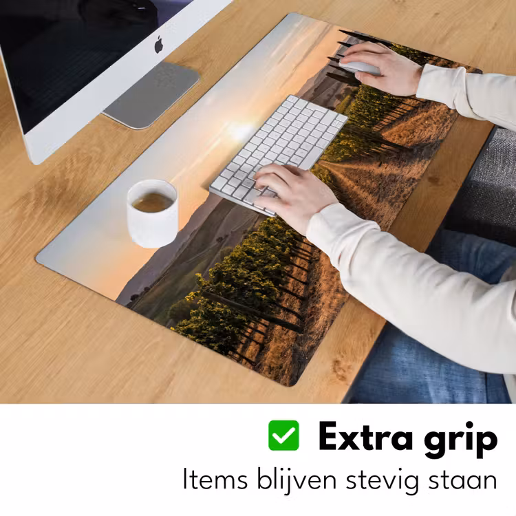 Wijngaard - Zonsondergang - Landschap Muismat XXL klein -sfeer3