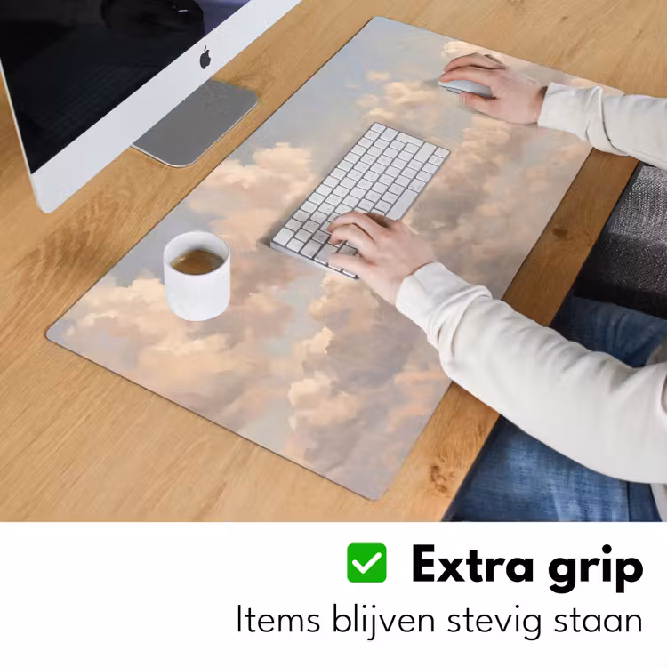 Wolken - Zacht - Natuur - Klassiek - Beige Muismat XXL klein -sfeer3