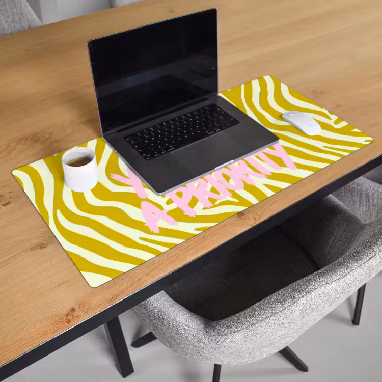 Zebraprint - Priority - Roze Muismat XXL klein -sfeer1