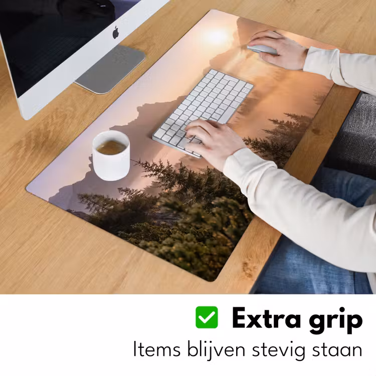 Zonlicht - Mist - Bergen - Bomen Muismat XXL klein -sfeer3