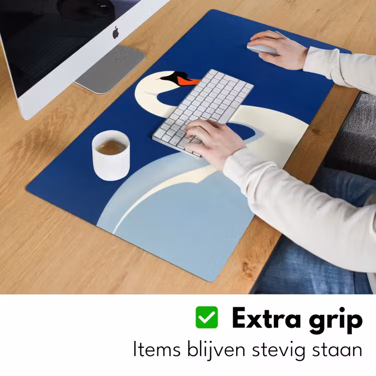 Zwaan - Wit - Snavel - Illustratie Muismat XXL klein -sfeer3