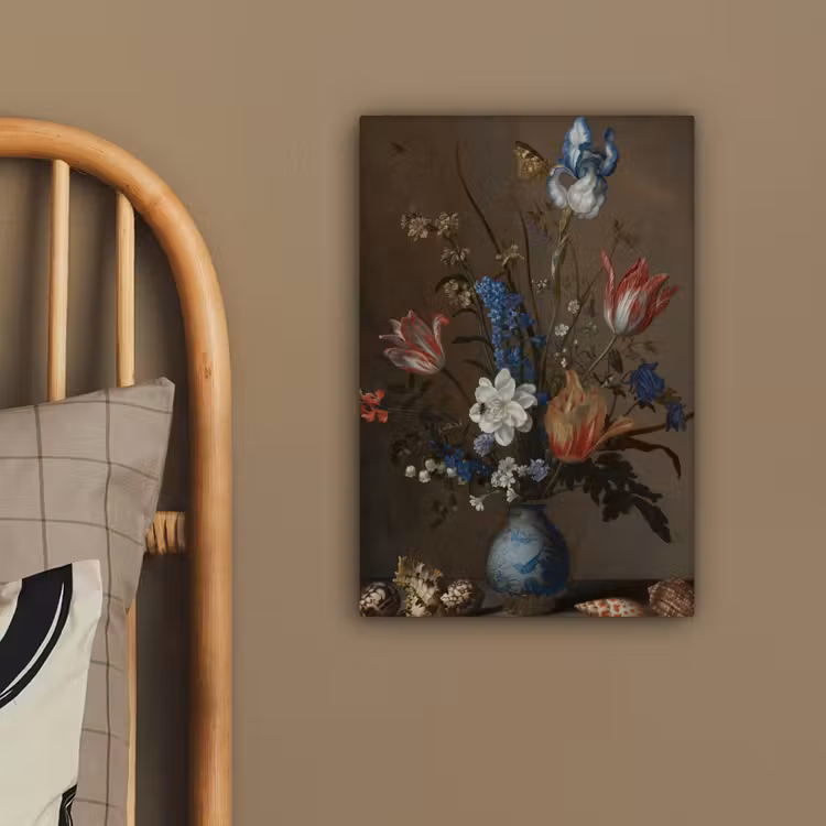 Bloemen in een Wan-Li vaas en schelpen - Schilderij van Balthasar van der Ast canvas 2cm klein -sfeer3