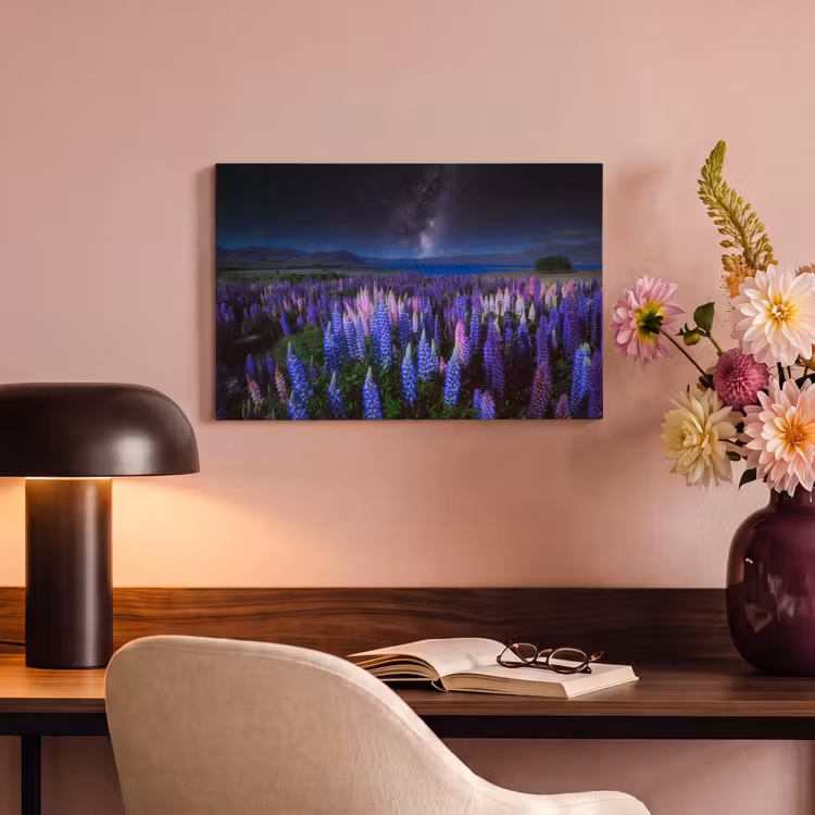 Bloemen - Nacht - Lupine - Sterrenhemel - Paars - Natuur canvas 2cm klein -sfeer4