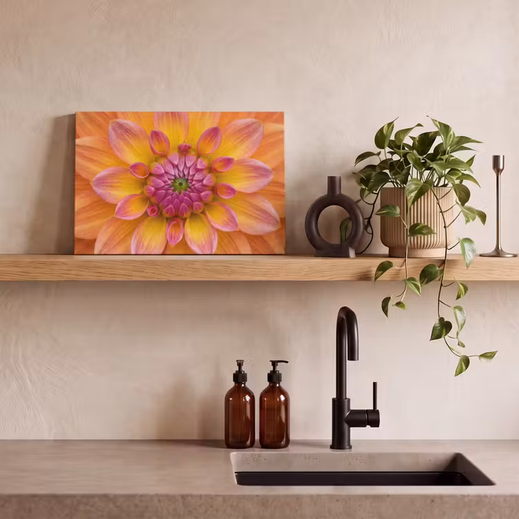 Dahlia - Bloem - Oranje canvas 2cm klein -sfeer3