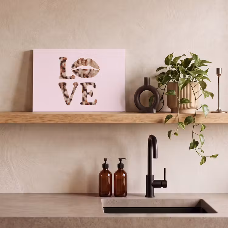Tekst - Love - Pantervacht - Lichtroze canvas 2cm klein -sfeer3