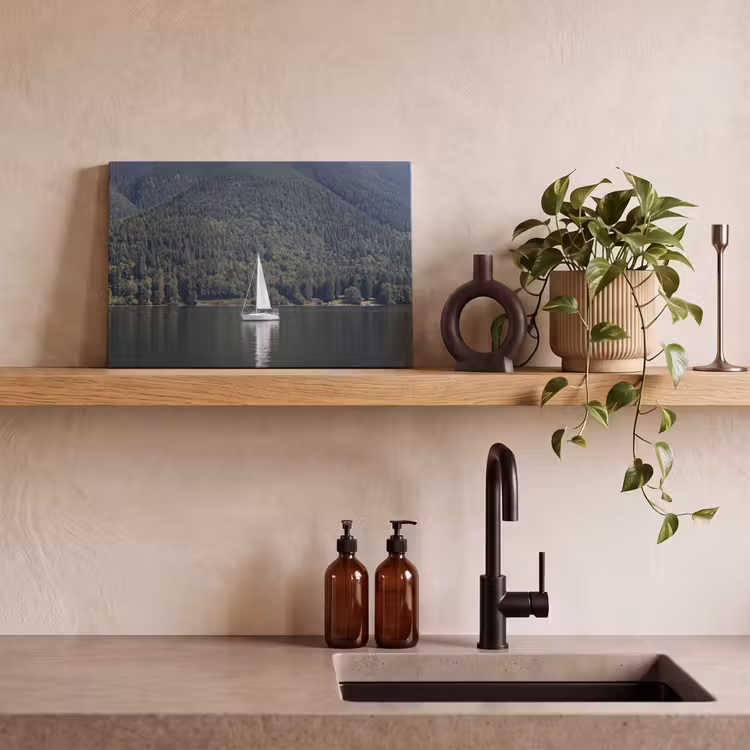 Zeilboot - Water - Bergen - Natuur - Groen canvas 2cm klein -sfeer3