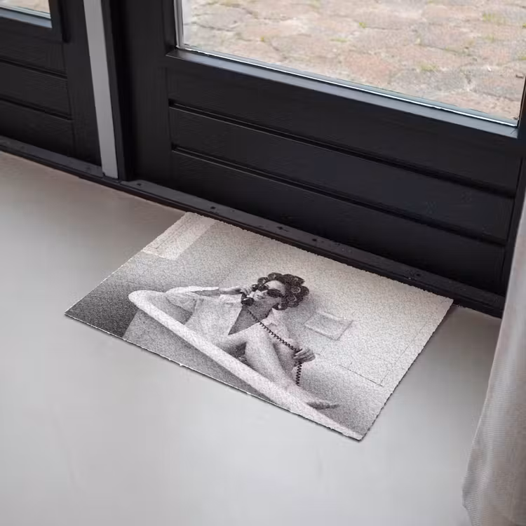 Bad - Vrouw - Zwart - Wit Deurmat klein -sfeer2