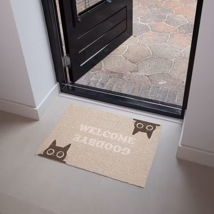 Cat - Beige - Welcome - Goodbye Deurmat klein -sfeer5