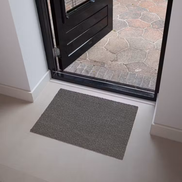Charcoal - Grijs- Grey Deurmat klein 898 -sfeer5