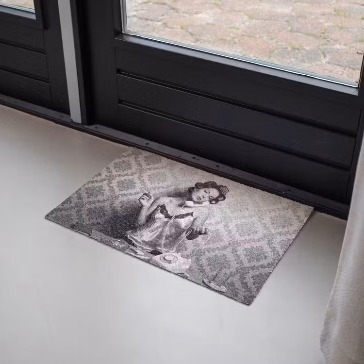 Chic - Vrouw - Zwart - Wit Deurmat klein -sfeer2