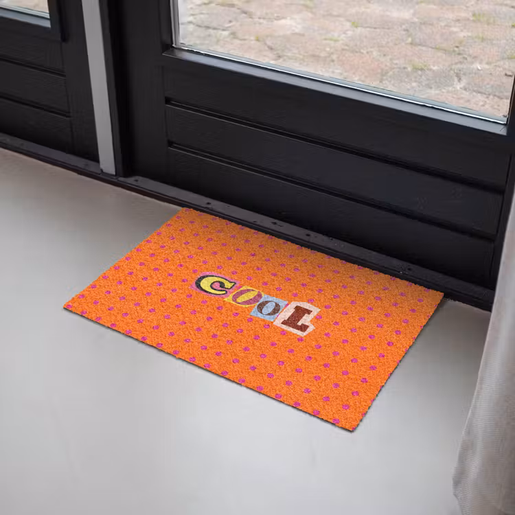 Cool - Stippen - Oranje Deurmat klein -sfeer2