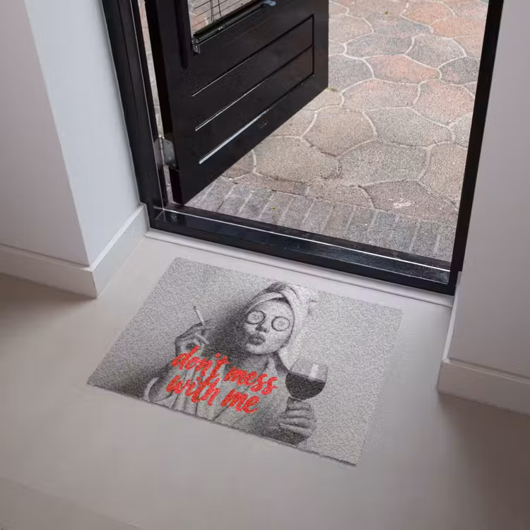 Don't mess with me - Wijn - Vrouw - Sigaret Deurmat klein -sfeer5