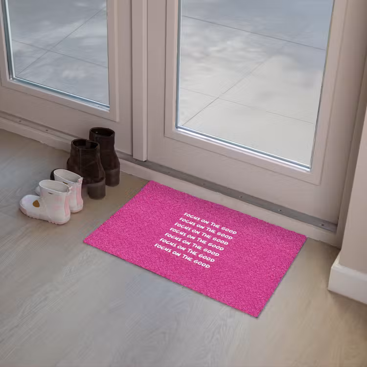 Focus on the good - Roze - wit Deurmat klein -sfeer3