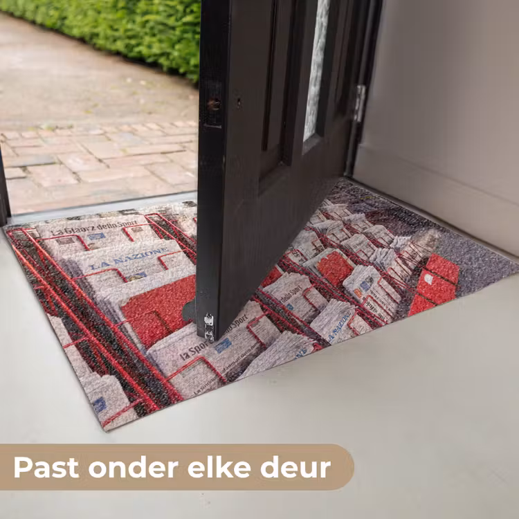 Kranten - Rek - Stedelijk - Dagelijks leven - Rood Deurmat klein -USP_NL