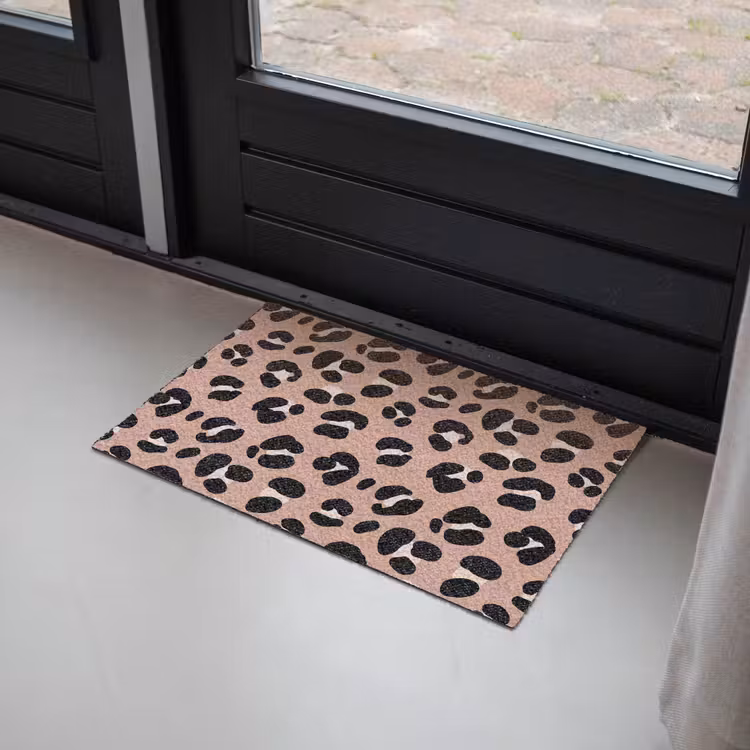 Luipaard - Vlekken - Beige - Roze Deurmat klein 898 -sfeer2