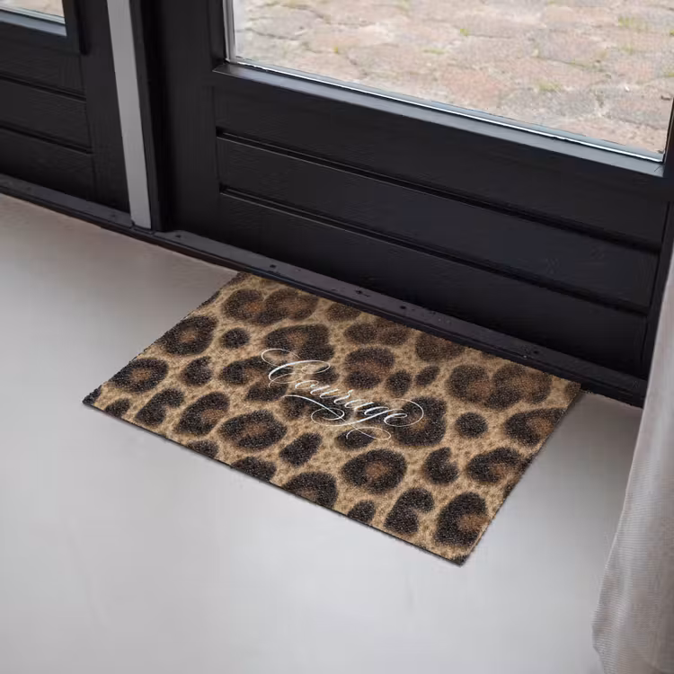 Luipaardprint - Bruin - Courage - Sierlijk Deurmat klein -sfeer2