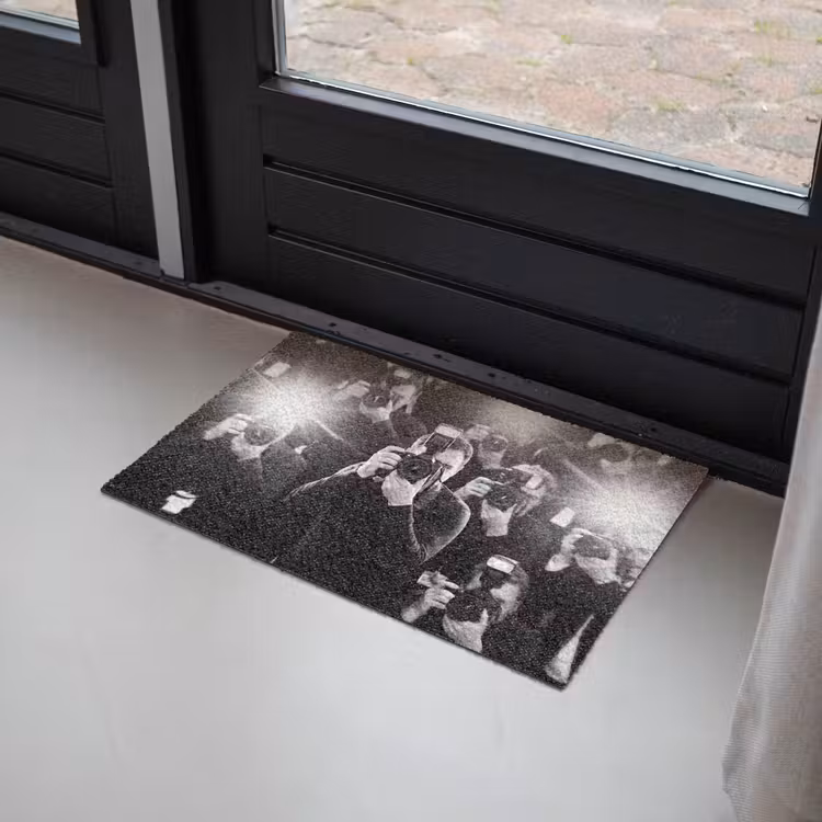 Mensen - Camera - Flitslicht - Zwart-wit - Media Deurmat klein -sfeer2