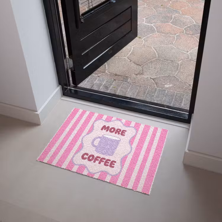 More coffee - Roze - Paars - Strepen - Mok Deurmat klein -sfeer5