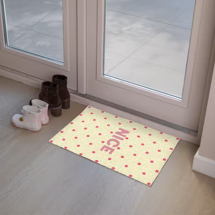 Nice - Stippen - Roze - Geel Deurmat klein -sfeer3