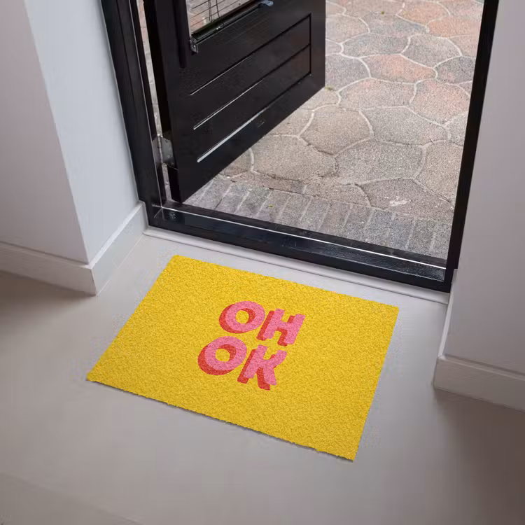 Oh ok - 3D - Geel - Roze Deurmat klein -sfeer5