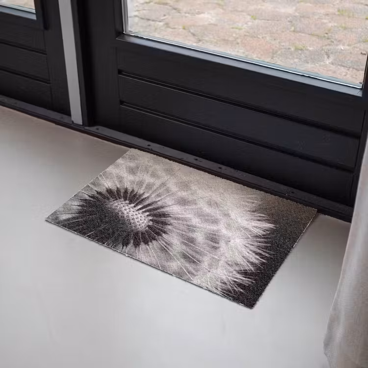 Paardenbloem - Zwart - Wit Deurmat klein -sfeer2
