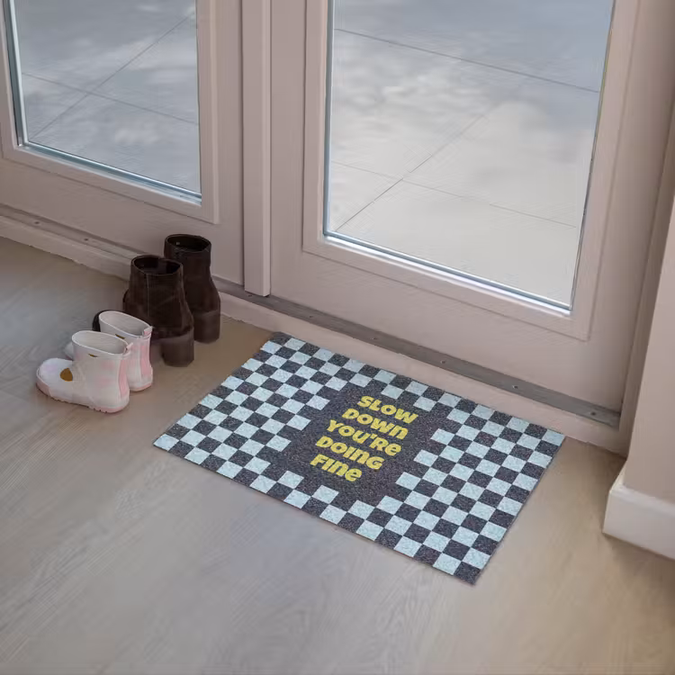Patroon - Geblok - Blauw - Slow down you're doing fine Deurmat klein -sfeer3