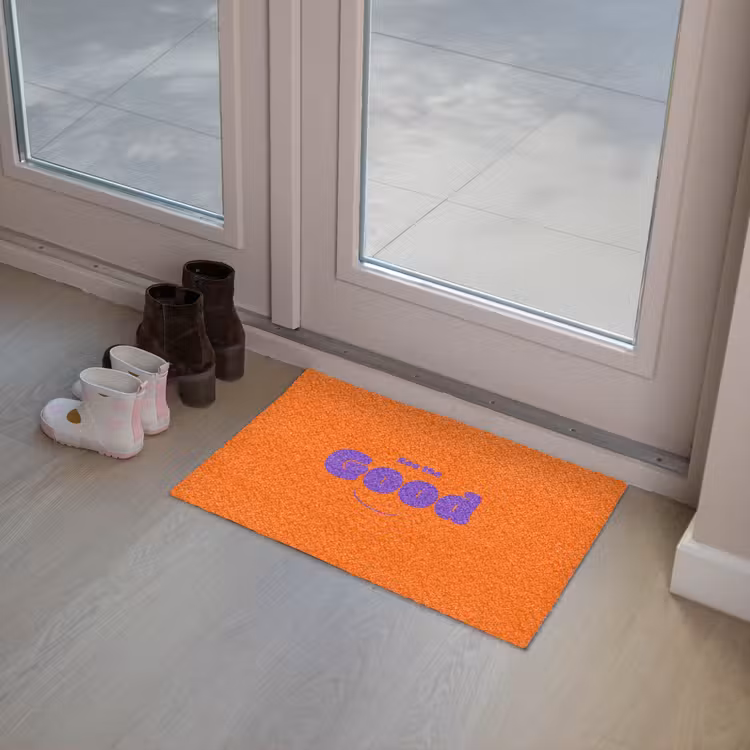 See the good - Paars - Oranje - Smiley Deurmat klein -sfeer3