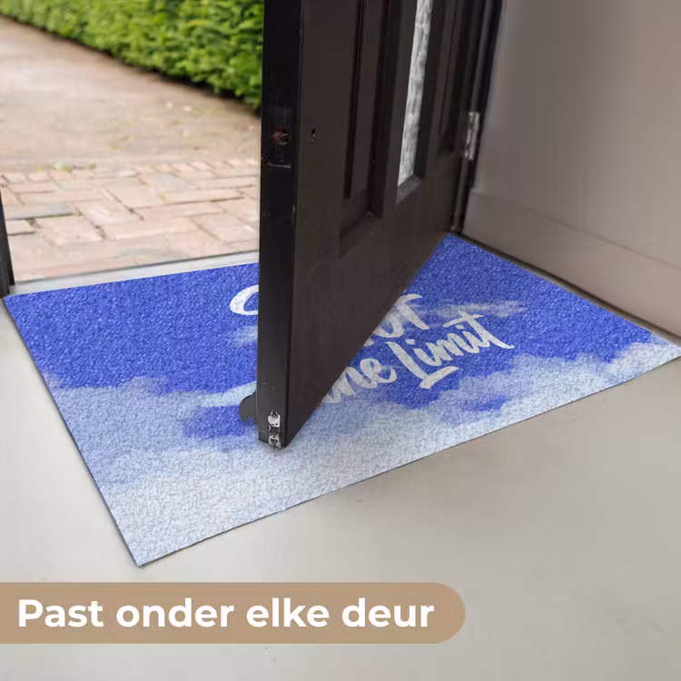 Sky is not the limit - Blauwe lucht - Wolken Deurmat klein -USP_NL