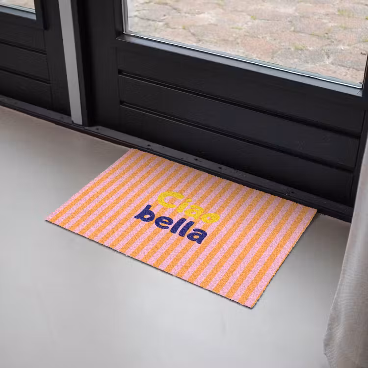 Verticaal - Strepen - Oranje - Ciao bella Deurmat klein -sfeer2