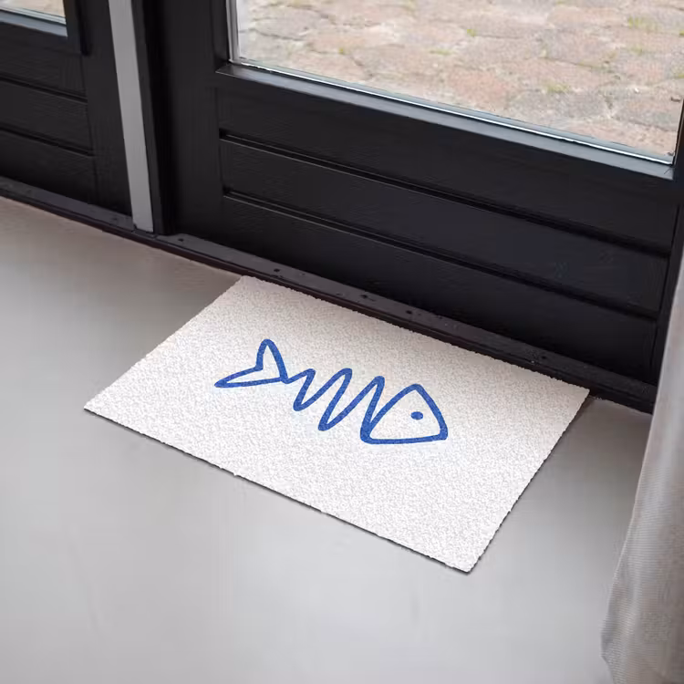 Vis - Minimalistisch - Blauw - Lijn Deurmat klein -sfeer2