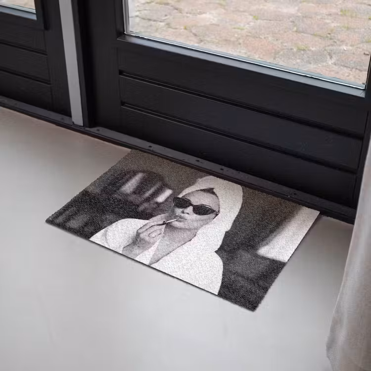 Zonnebril - Vrouw - Zwart - Wit Deurmat klein -sfeer2