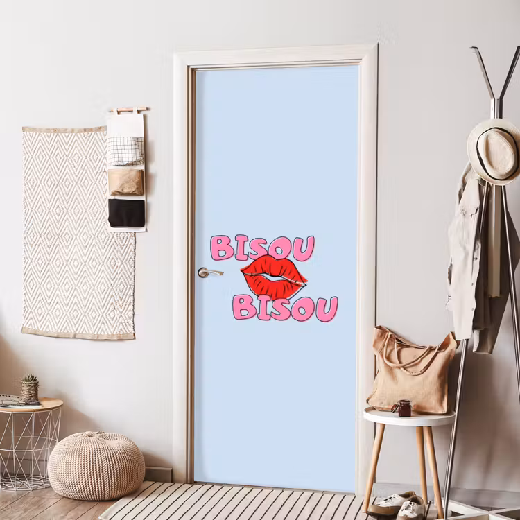 Bisou - Blauw - Roze - Lippen deurposter klein -sfeer6
