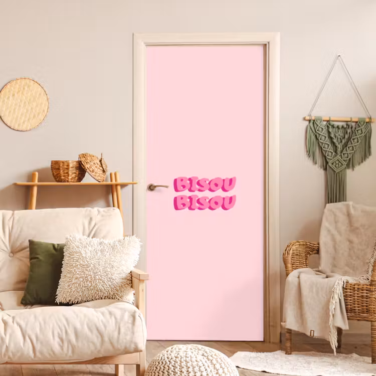Bisou - Roze - Dikke letters deurposter klein -sfeer2