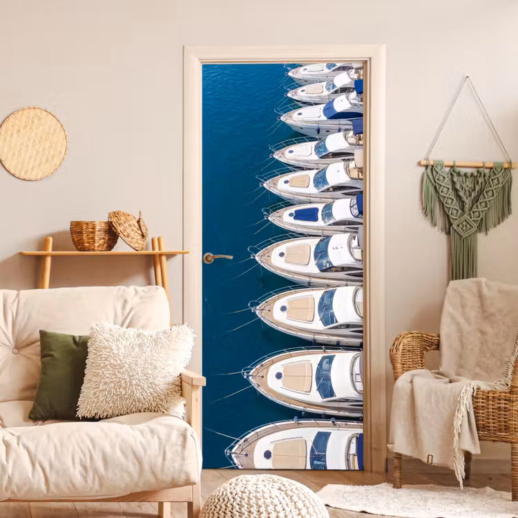 Boot - Jachthaven - Water - Zomer - Blauw deurposter klein -sfeer2