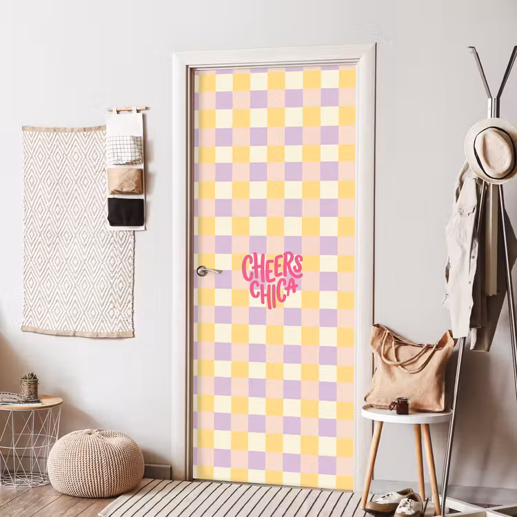Cheers Chica - Ruitjes - Lila - Geel deurposter klein -sfeer6
