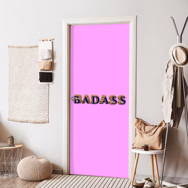 Felroze - Badass - Panterprint - Schaduw deurposter klein -sfeer6