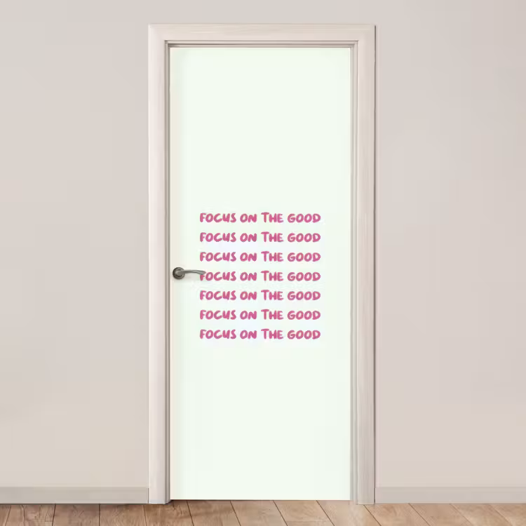 Focus on the good - Roze deurposter klein -3d_beige