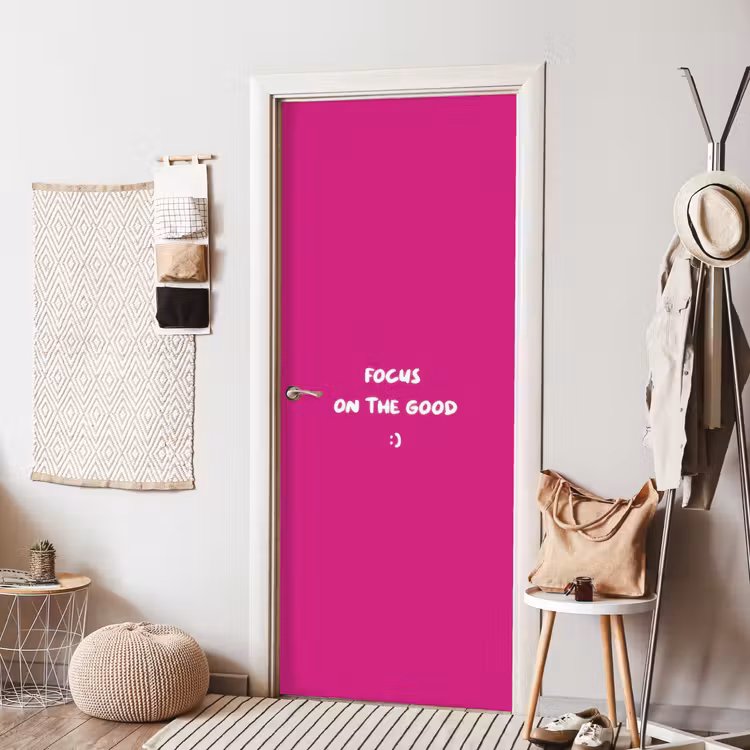 Focus - Smiley - Roze deurposter klein -sfeer6